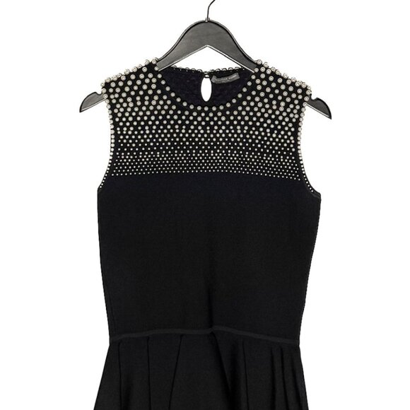 Alexander McQueen Pearls Embellished Black Peplum Sleeveless Top - Picture 1 of 7